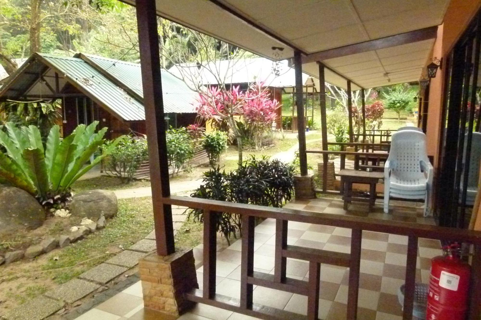 Cheers Garden Chalet Kampong Ayer Batang Dış mekan fotoğraf